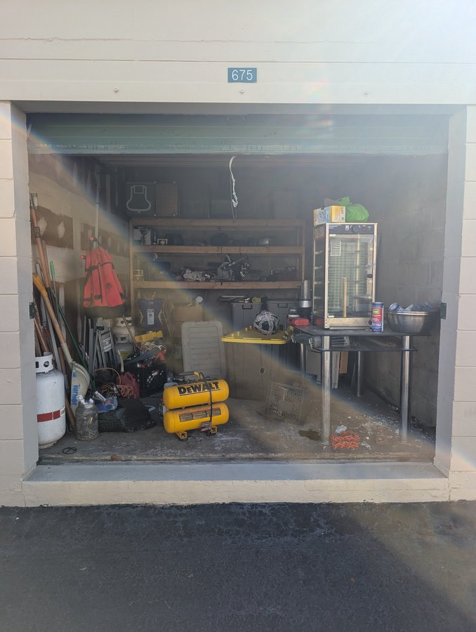 10 x 15 storage unit in Tampa, FL
