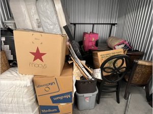 10 x 10 storage unit in Houston, TX
