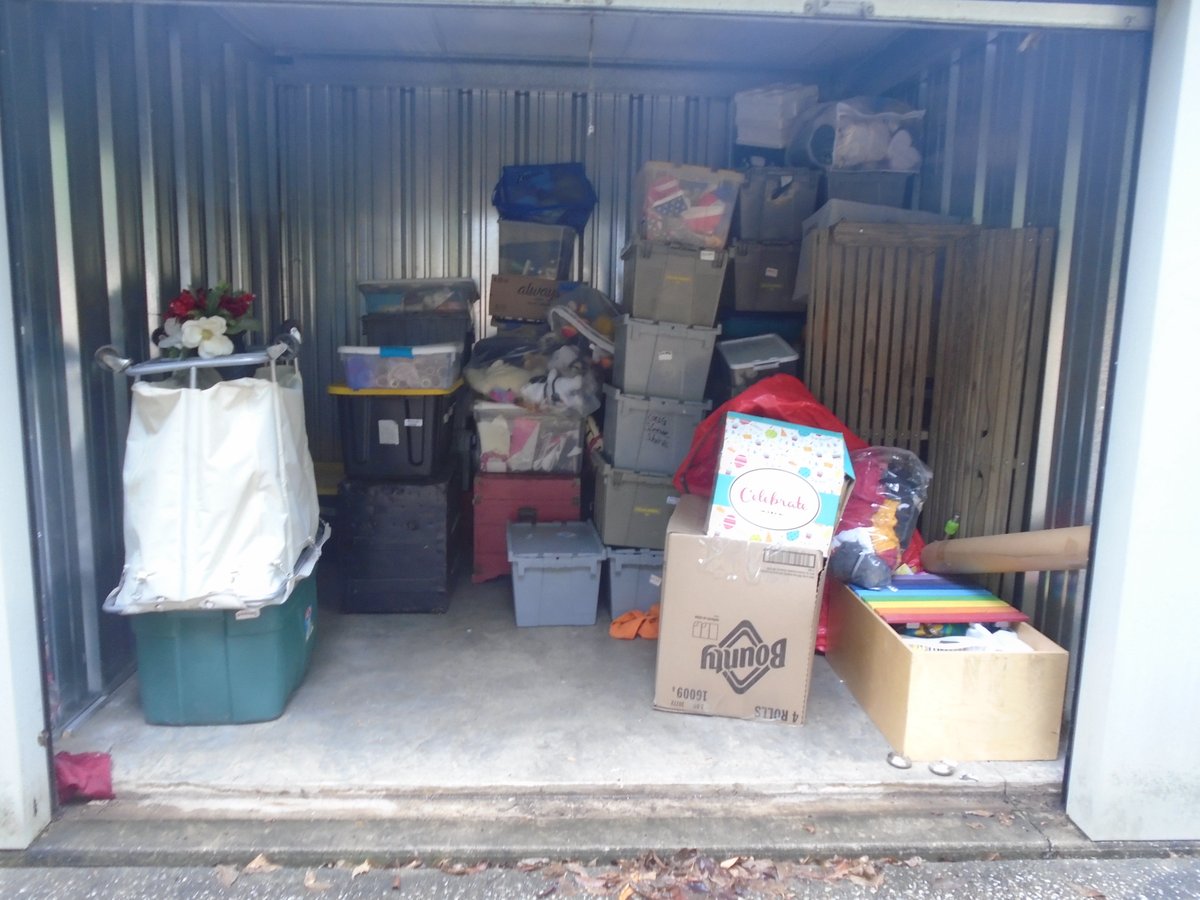 10 x 10 storage unit in Independence, MO