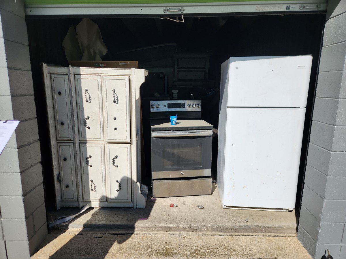 10 x 30 storage unit in Cleveland, OH
