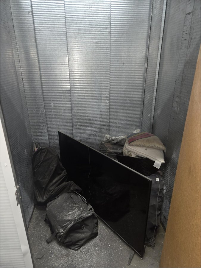 5 x 5 storage unit in Newark, NJ