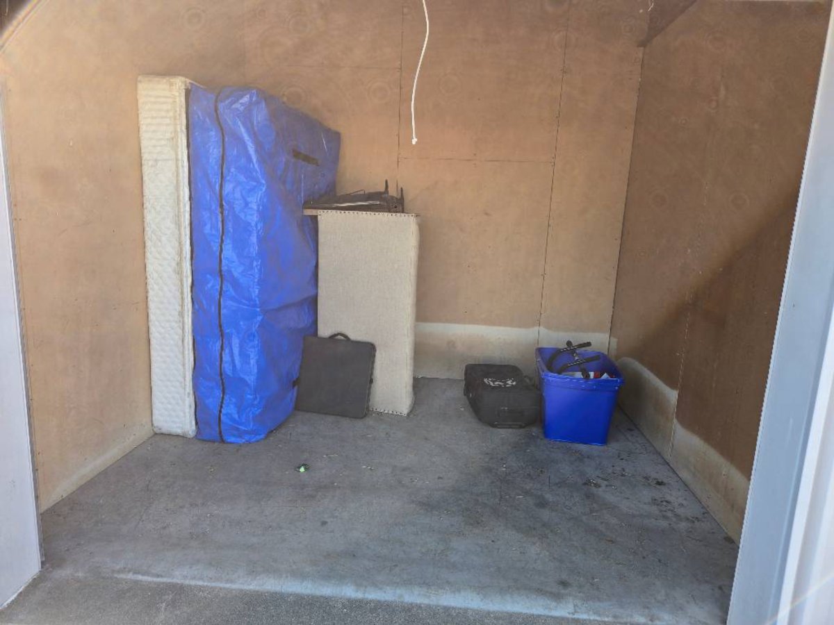 10 x 10 storage unit in Desoto, TX