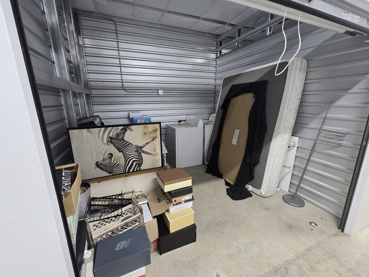 10 x 10 storage unit in Atlanta, GA