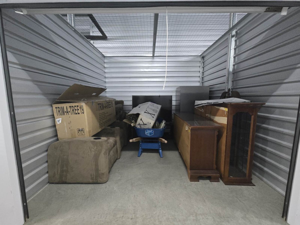10 x 10 storage unit in Nashville, TN