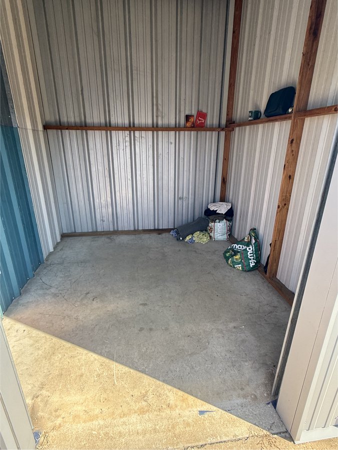 8 x 9 storage unit in Thomasville, GA