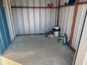 8 x 9 storage unit in Thomasville, GA