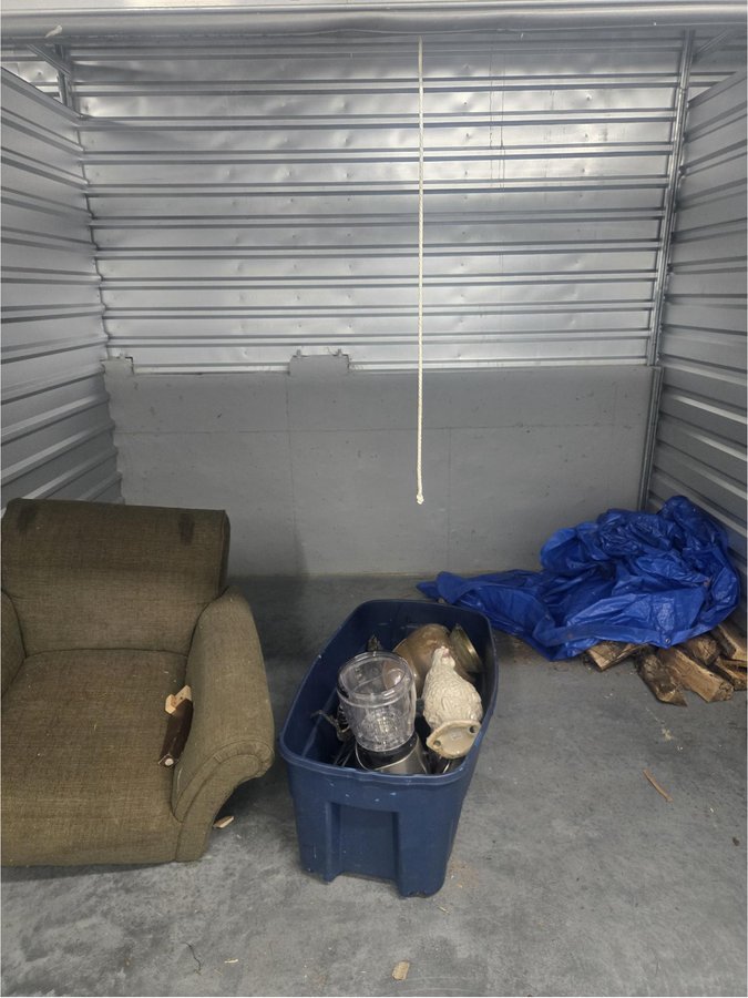 10 x 10 storage unit in Sandy Springs, GA