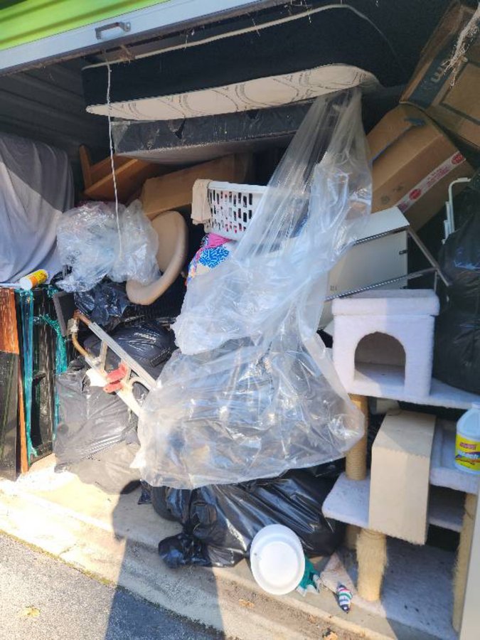 10 x 15 storage unit in College Park, GA