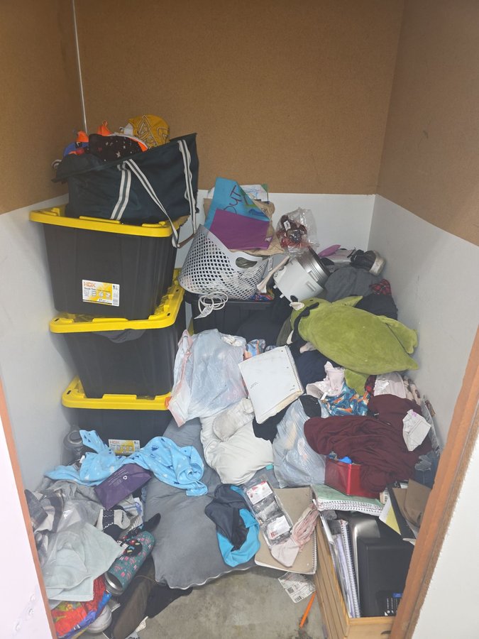 5 x 5 storage unit in Belmont, CA