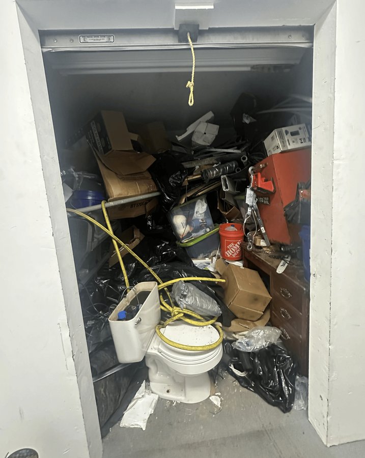 10 x 10 storage unit in Silverdale, WA