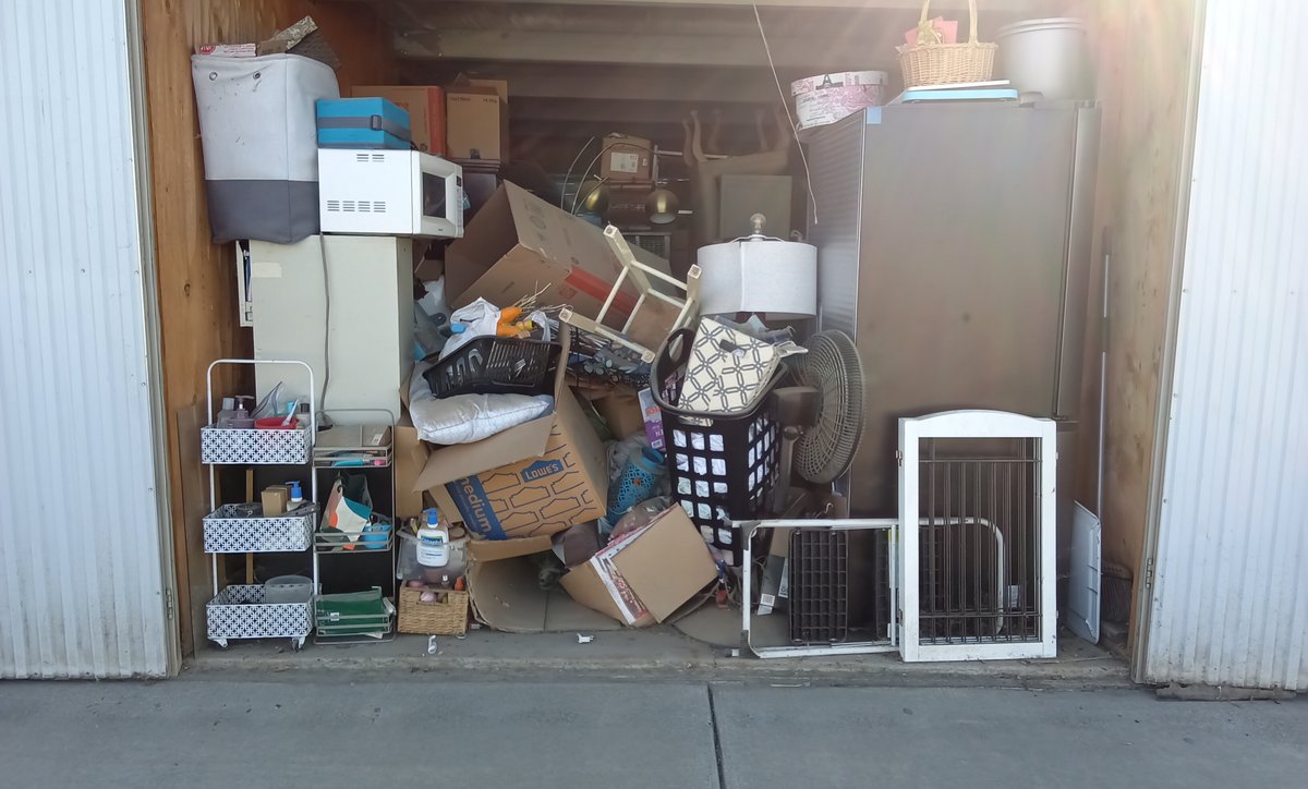 10 x 30 storage unit in Fresno, CA