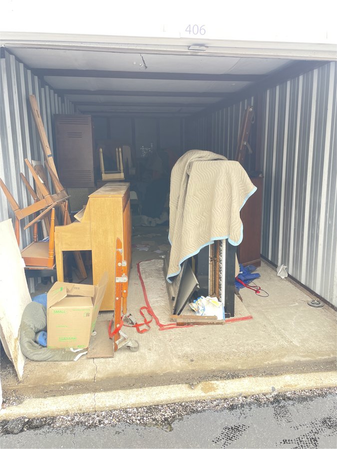 10 x 30 storage unit in Kansas City, MO