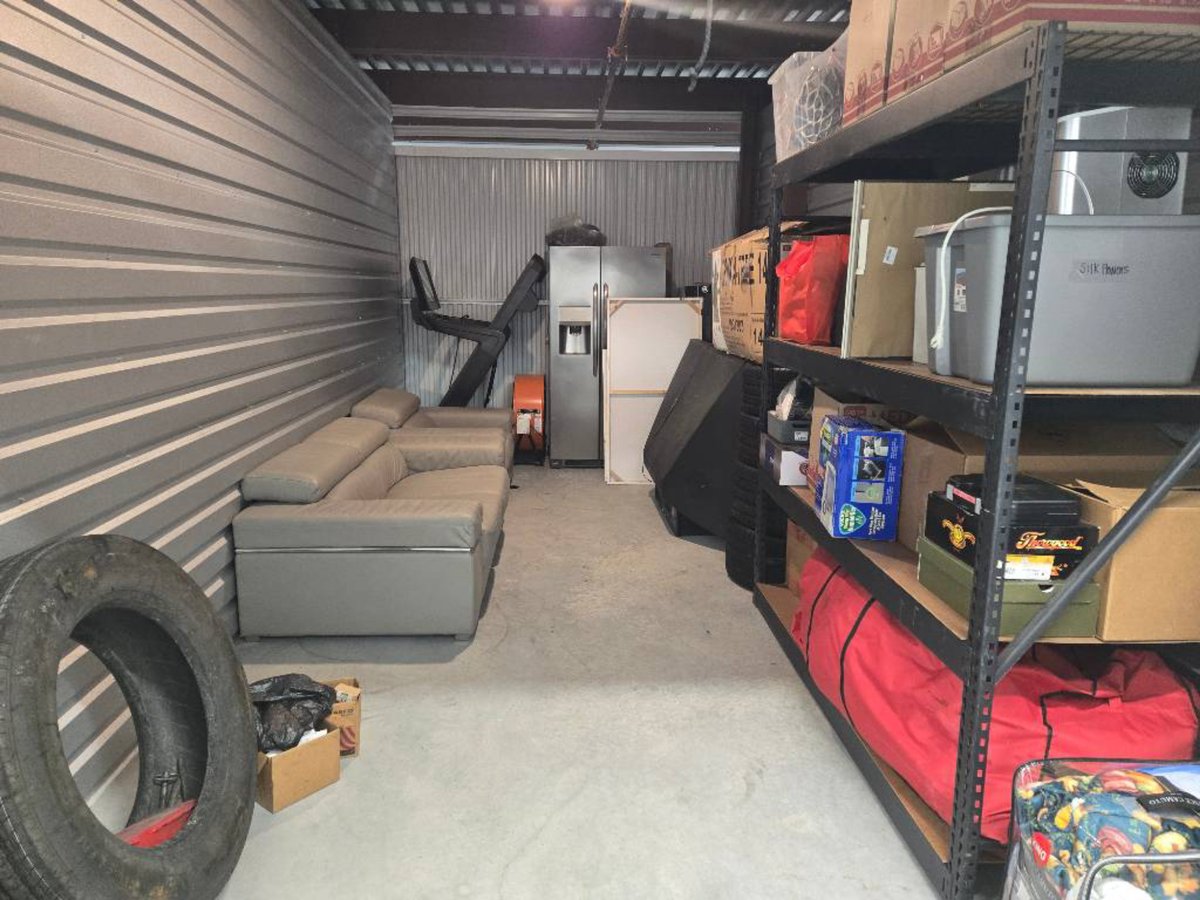 10 x 20 storage unit in Manvel, TX