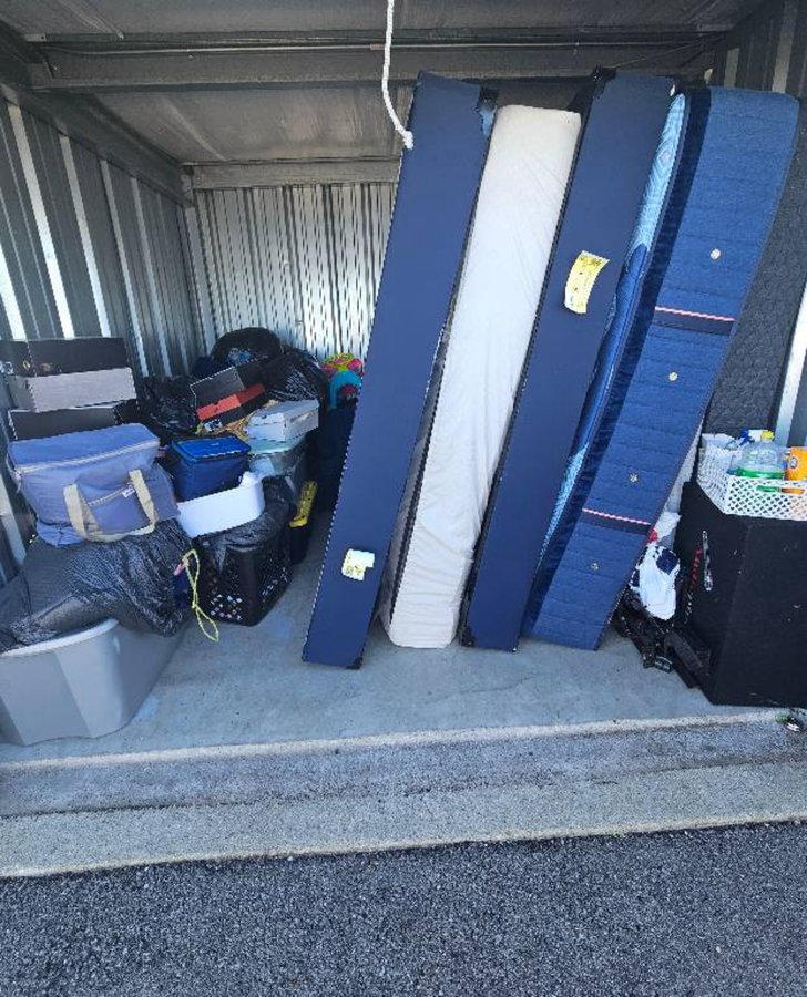 10 x 10 storage unit in Indianapolis, IN