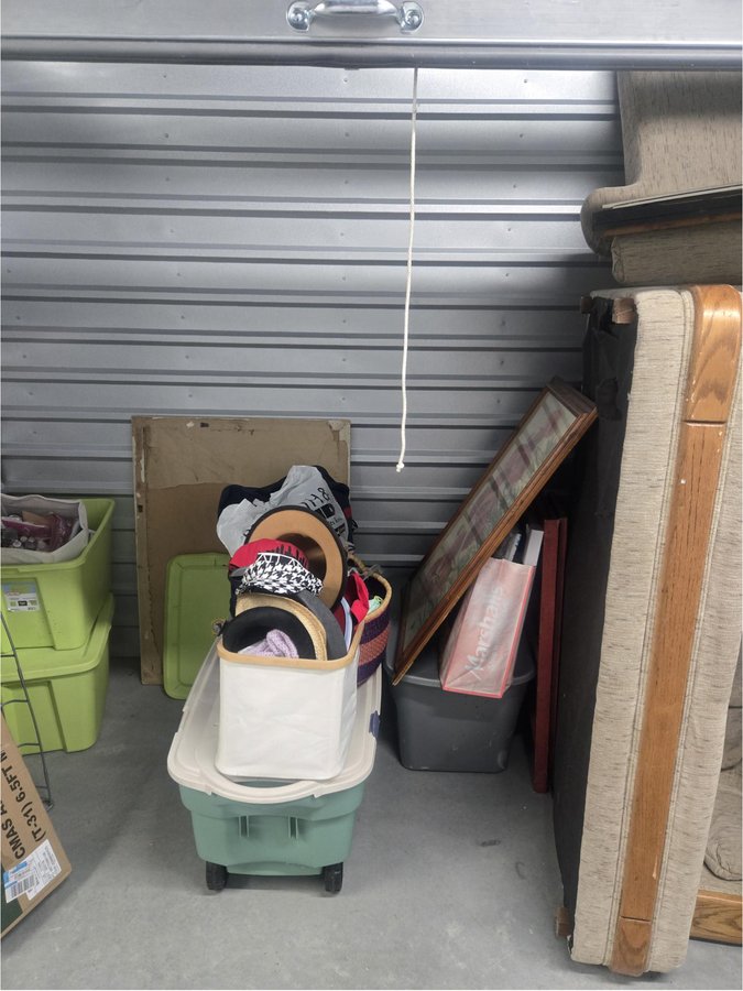 10 x 5 storage unit in Sandy Springs, GA
