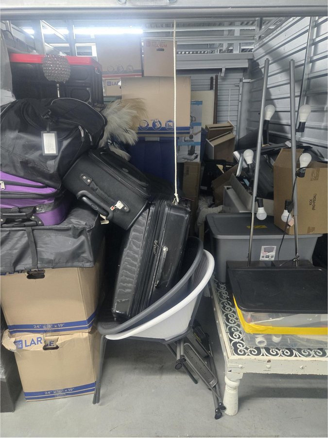 10 x 15 storage unit in Sandy Springs, GA
