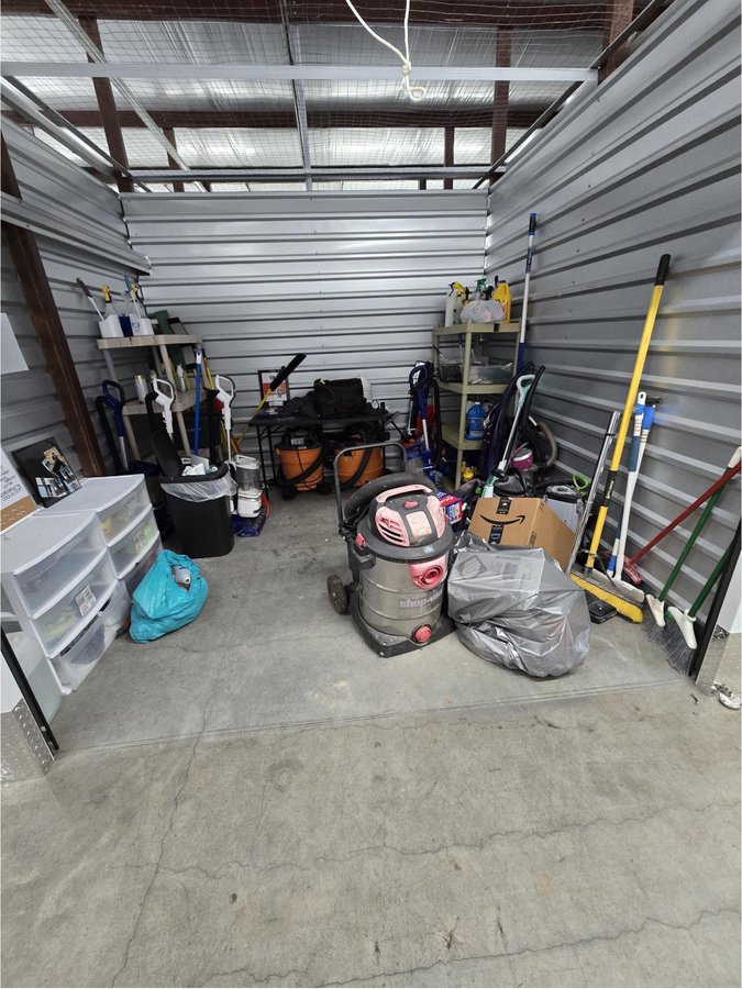10 x 10 storage unit in Canton, GA