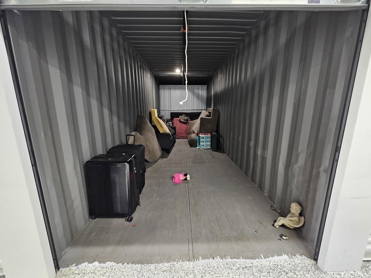 10 x 18 storage unit in Nottingham, MD