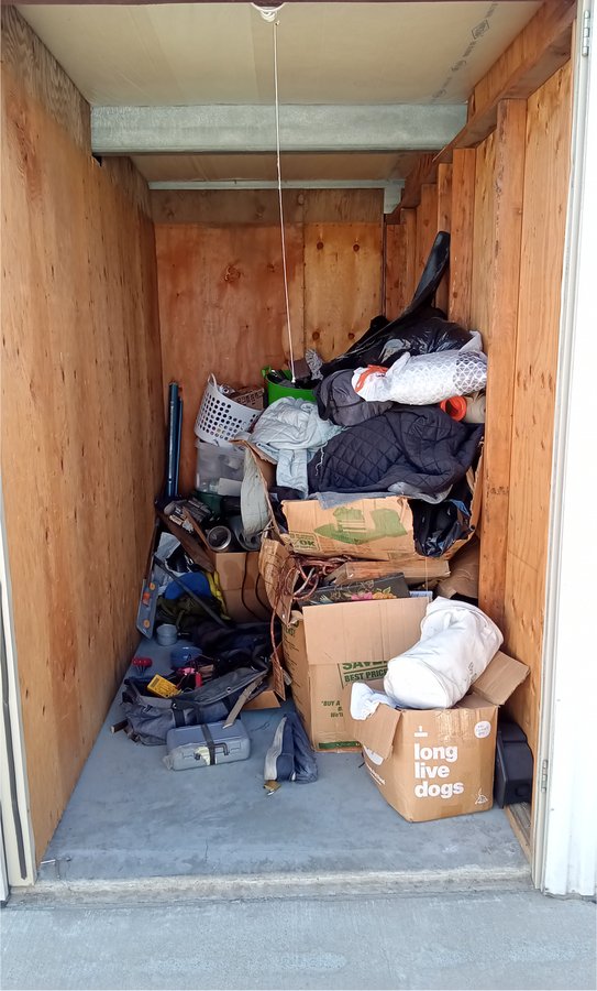 5 x 10 storage unit in Fresno, CA