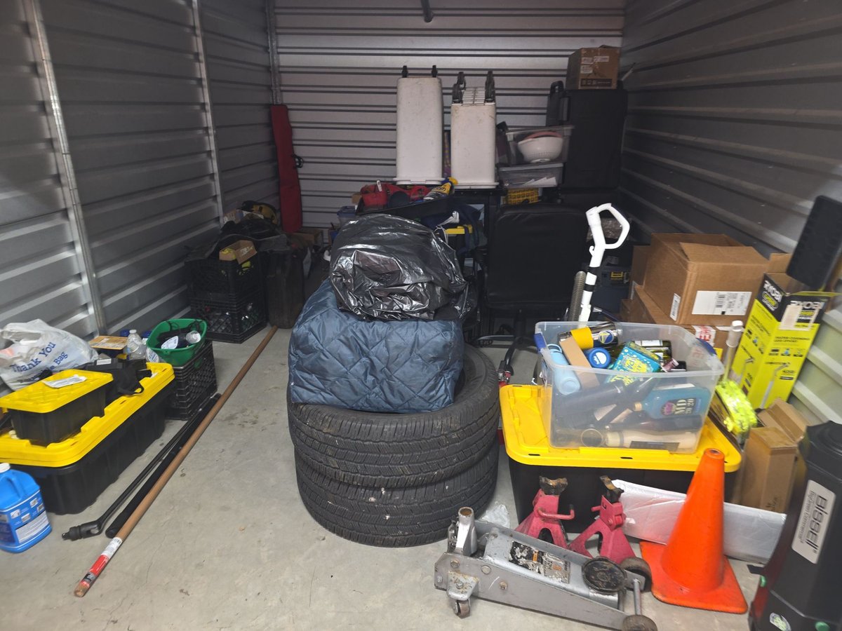 10 x 14 storage unit in San Mateo, CA