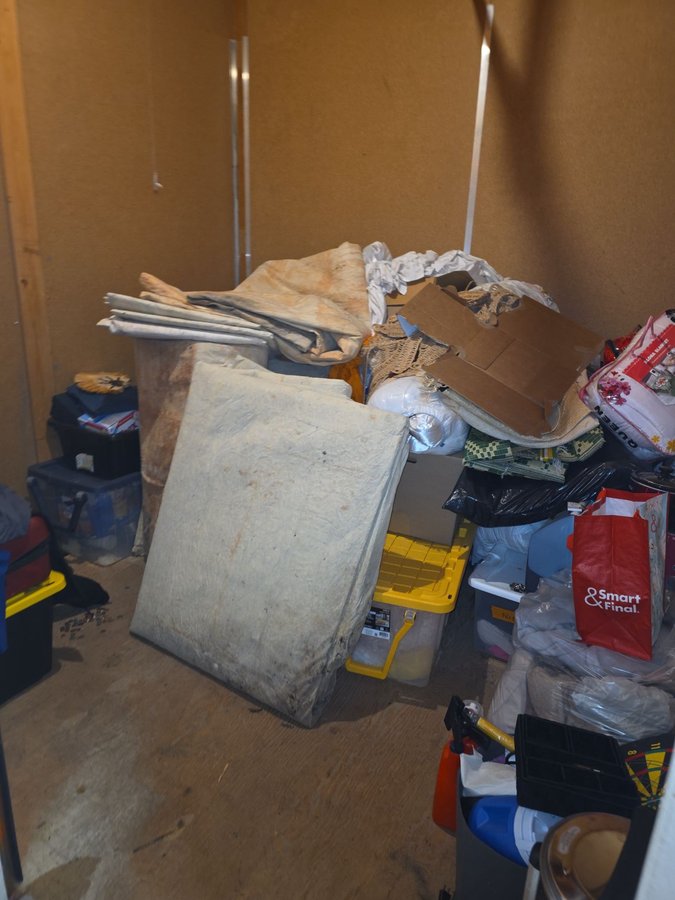 10 x 10 storage unit in San Mateo, CA