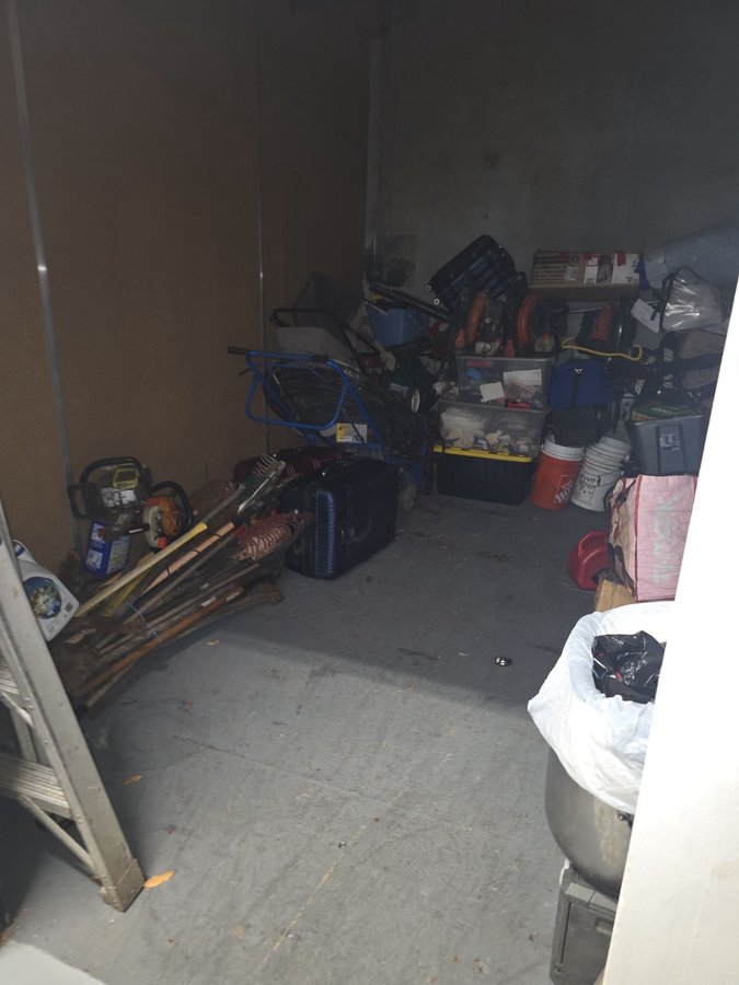 10 x 15 storage unit in San Mateo, CA