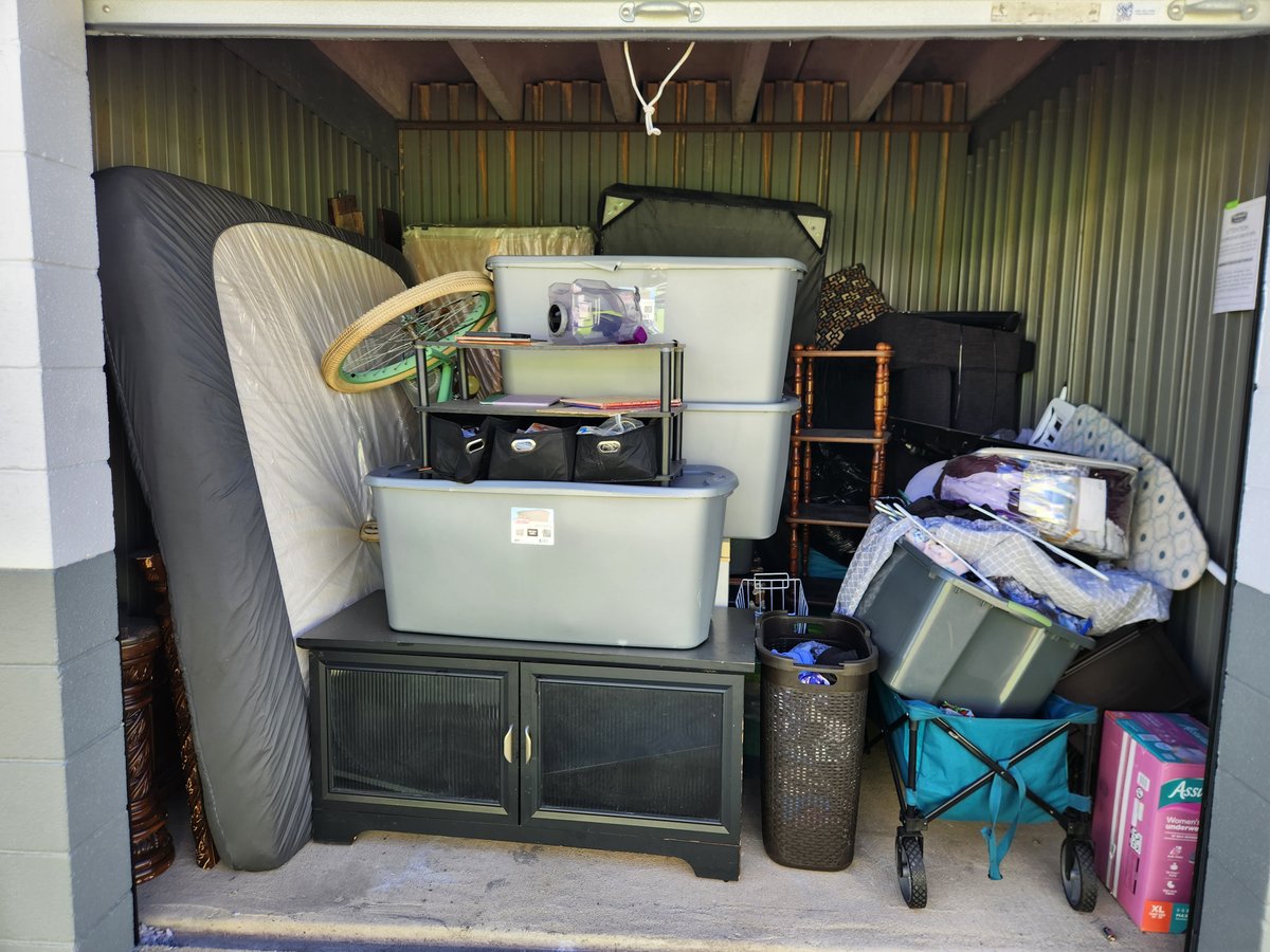 10 x 10 storage unit in Cleveland, OH