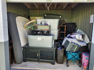 10 x 10 storage unit in Cleveland, OH
