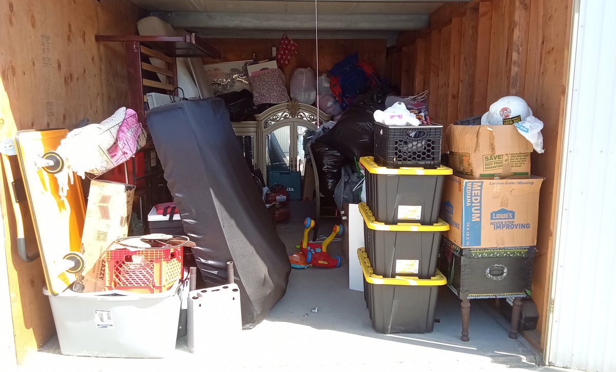 10 x 15 storage unit in Fresno, CA