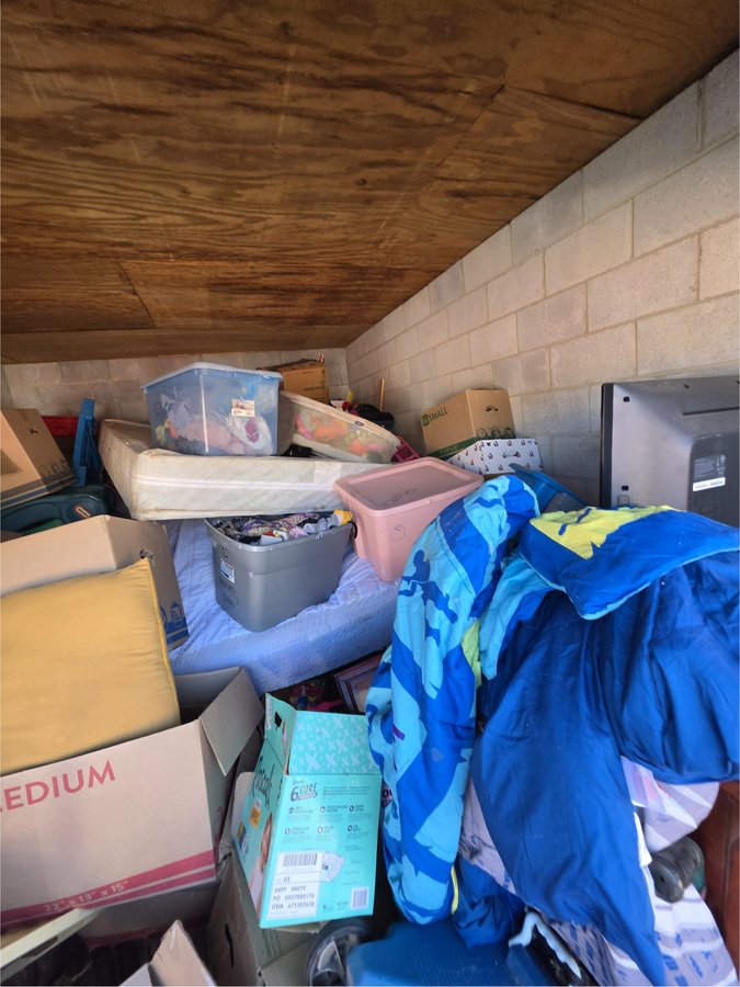 10 x 16 storage unit in Lafayette, GA
