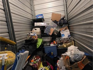 5 x 10 storage unit in Puyallup, WA