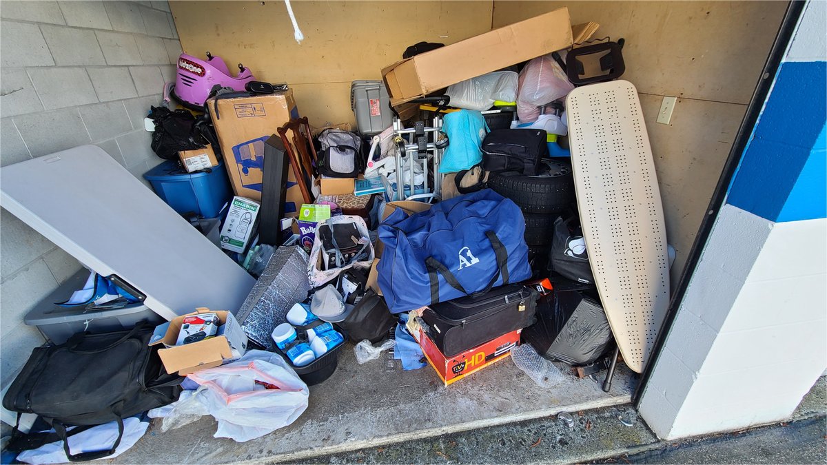 10 x 10 storage unit in Shoreline, WA