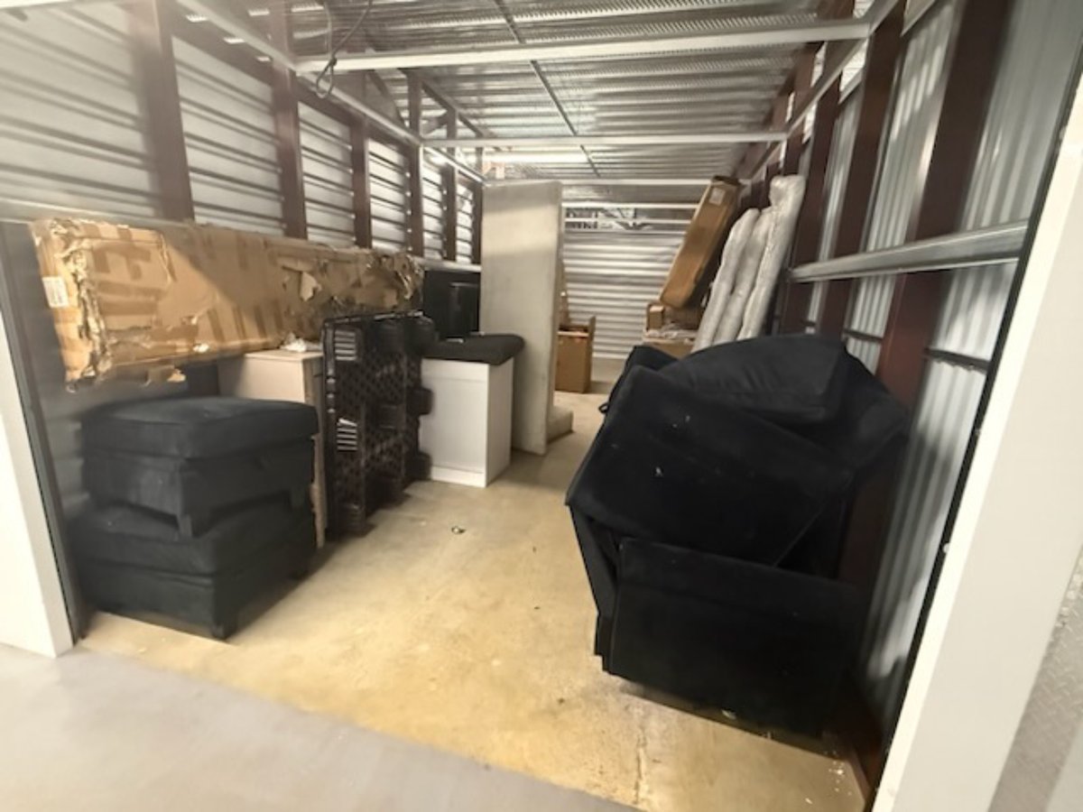 10 x 30 storage unit in Mcdonough, GA