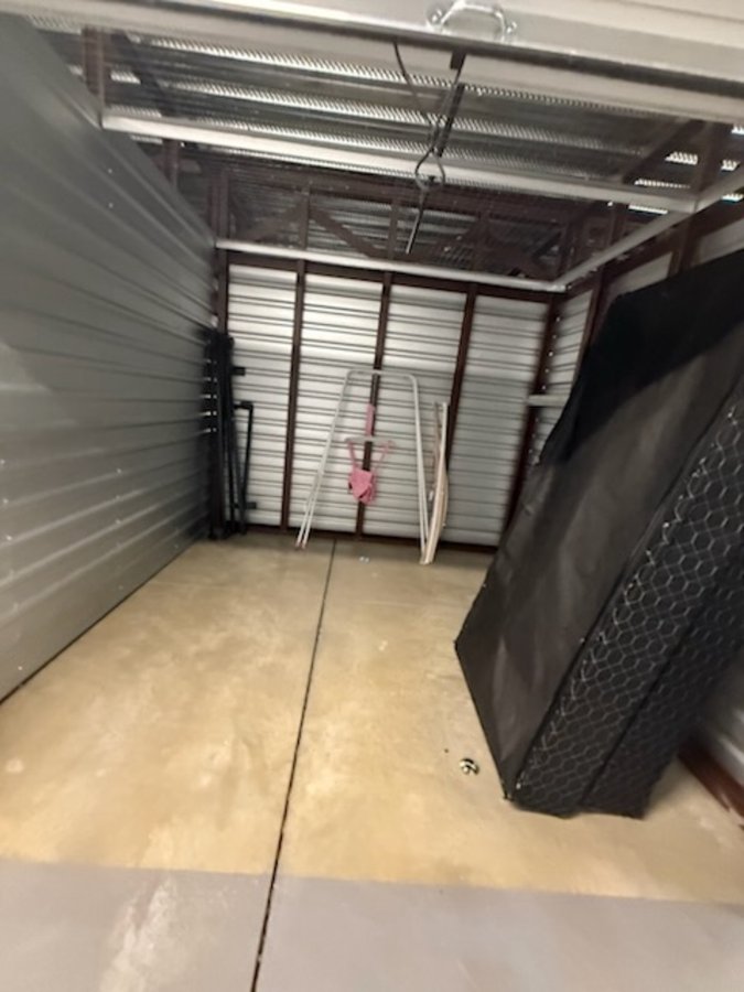 10 x 10 storage unit in Mcdonough, GA