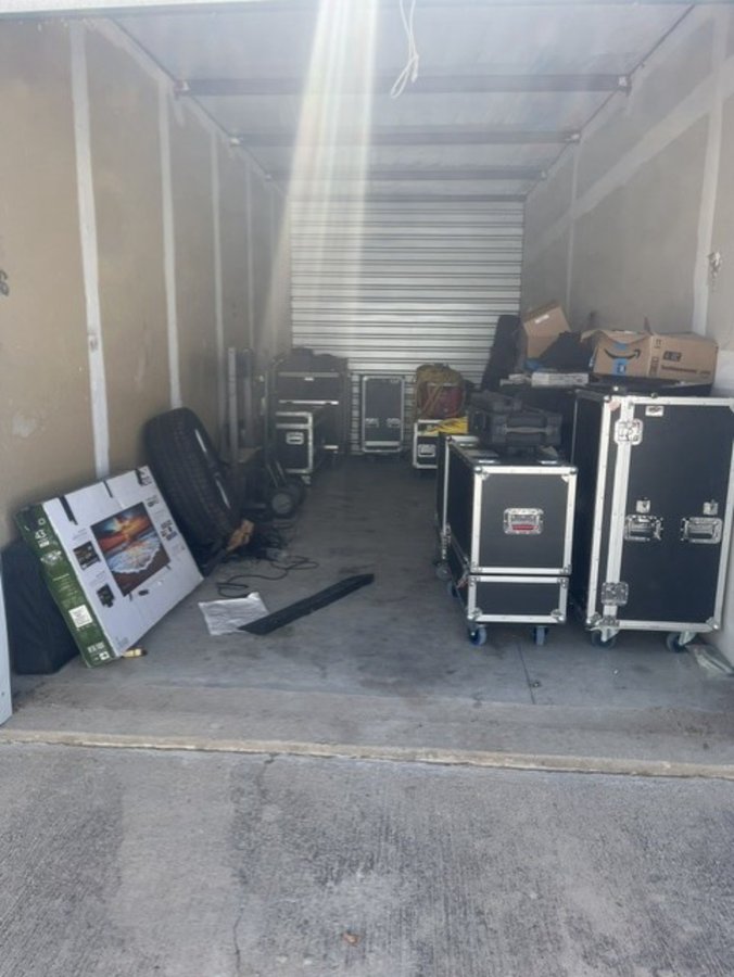 10 x 20 storage unit in Carrollton, TX