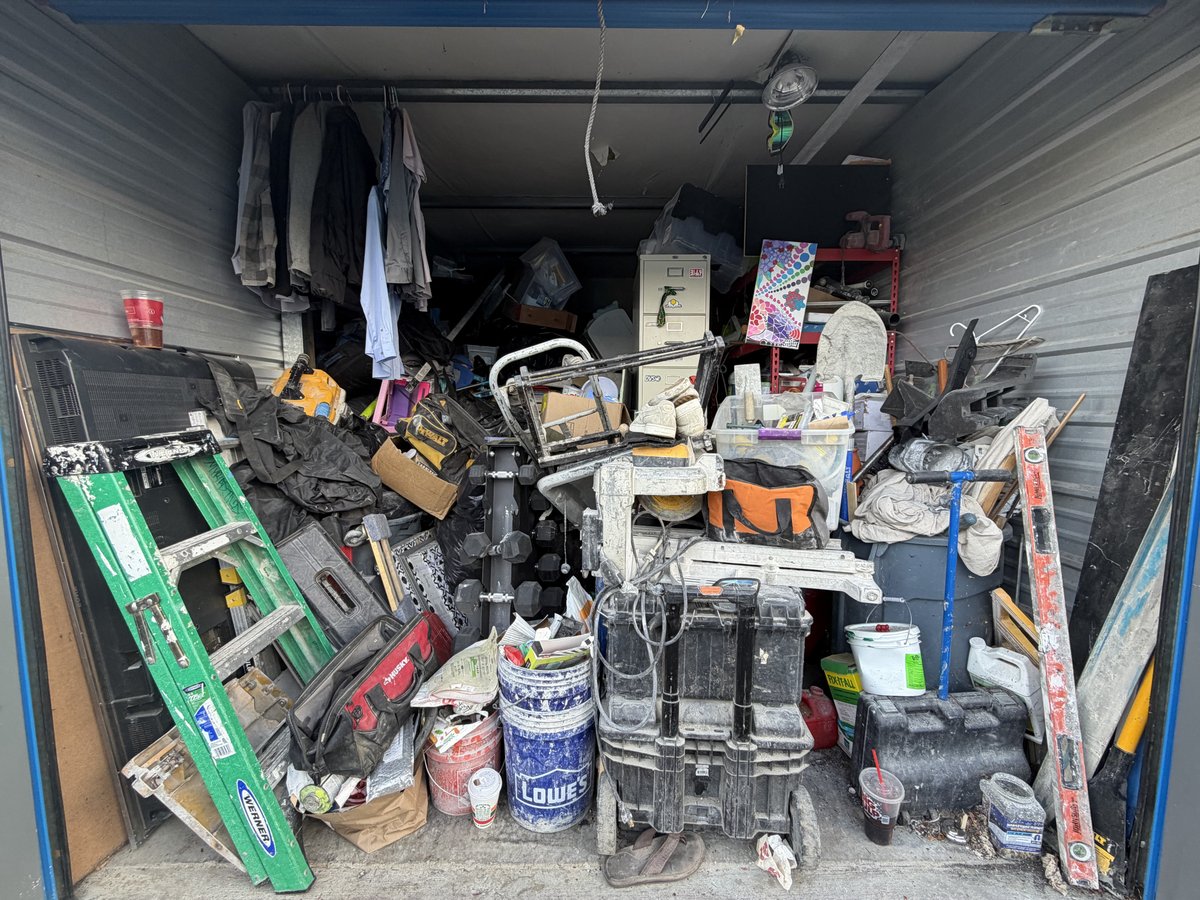 10 x 20 storage unit in Milton, WA