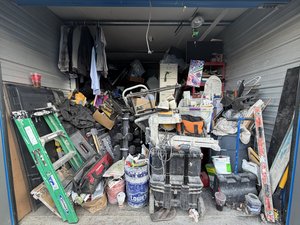 10 x 20 storage unit in Milton, WA