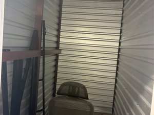 5 x 10 storage unit in Rockville, MD