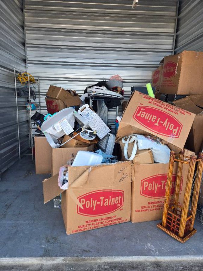 10 x 10 storage unit in Indianapolis, IN