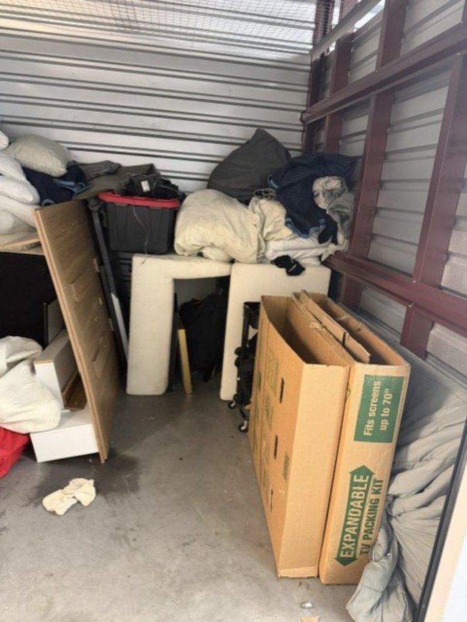 10 x 10 storage unit in Lithia Springs, GA
