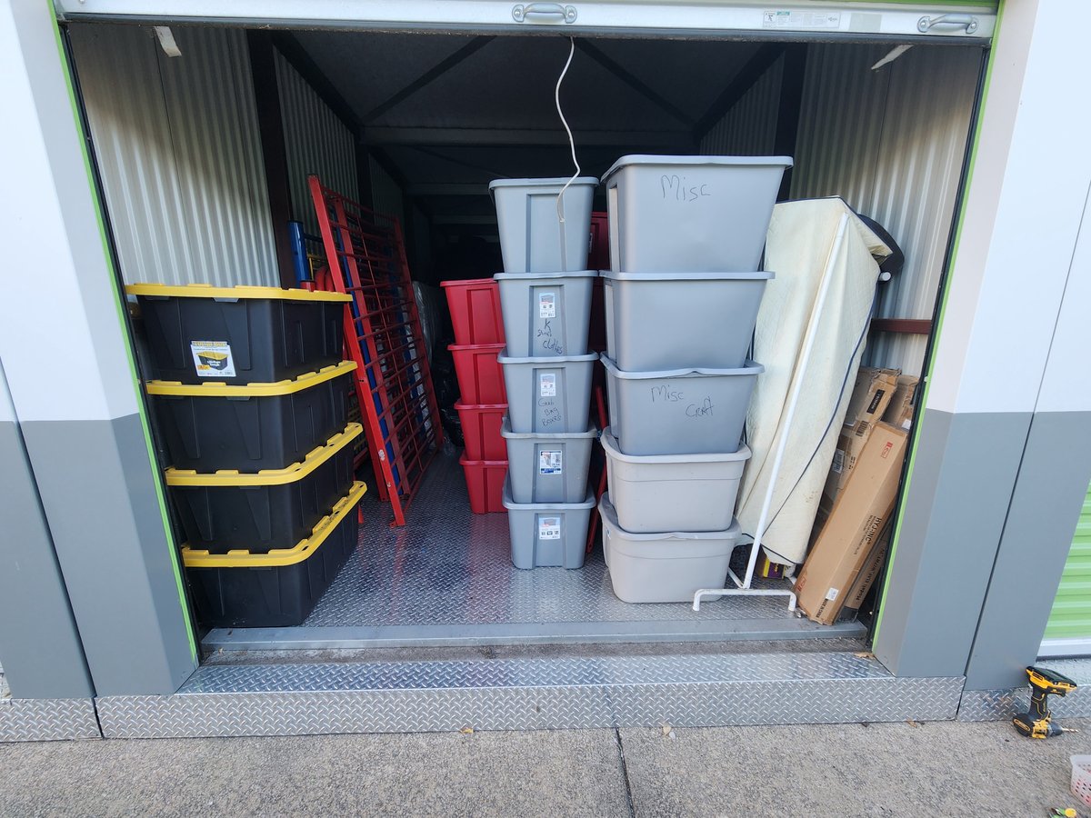10 x 30 storage unit in Cleveland, OH