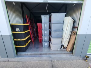 10 x 30 storage unit in Cleveland, OH