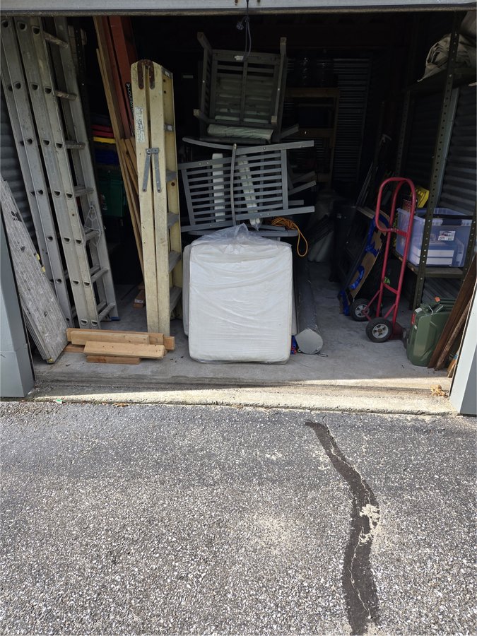 10 x 15 storage unit in Coram, NY