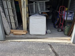 10 x 15 storage unit in Coram, NY