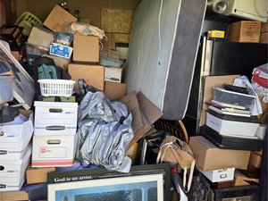 10 x 10 storage unit in Wilmington, CA