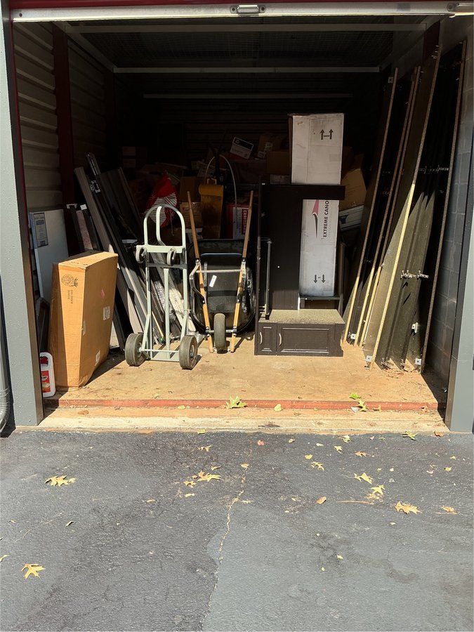 10 x 20 storage unit in Alpharetta, GA
