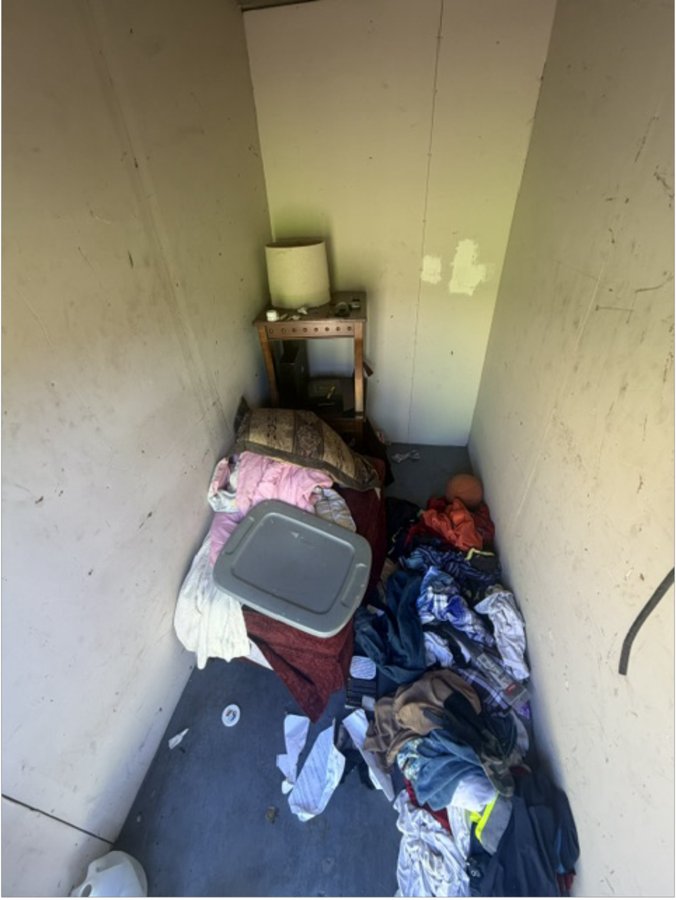 5 x 10 storage unit in Tampa, FL
