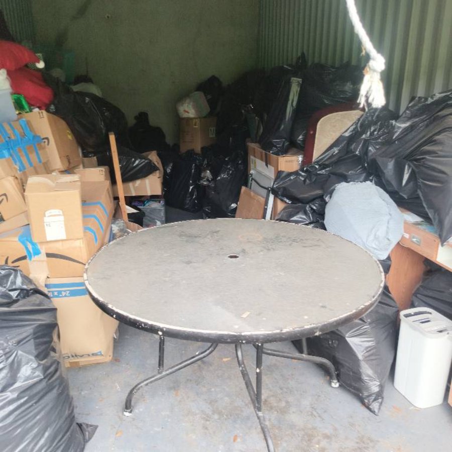 10 x 20 storage unit in Tampa, FL