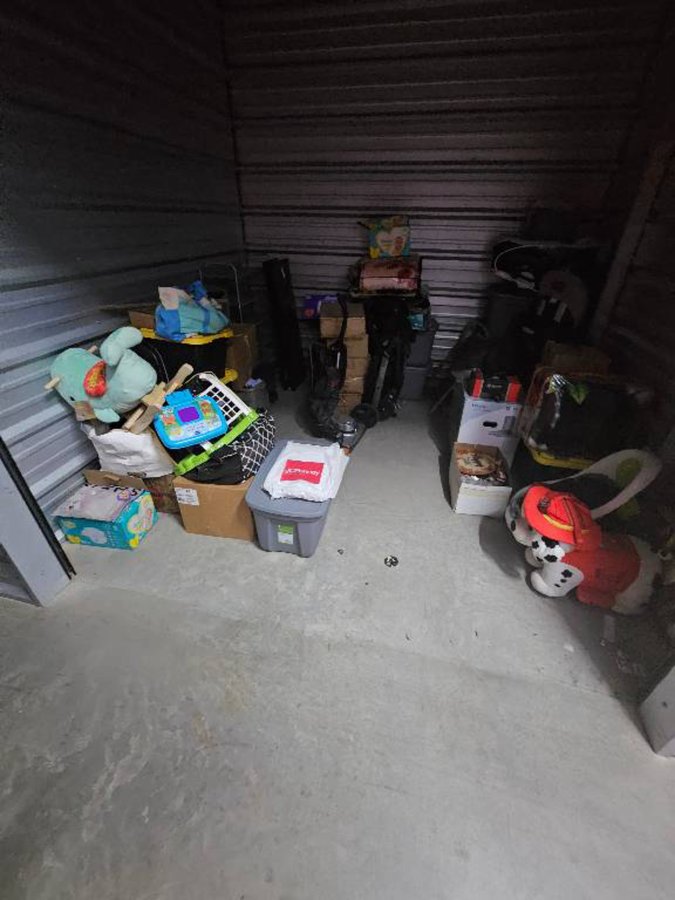 10 x 10 storage unit in Dallas, TX
