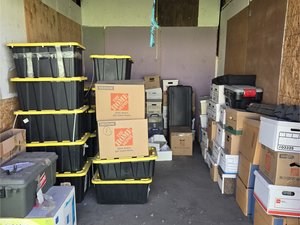 10 x 15 storage unit in Wilmington, CA